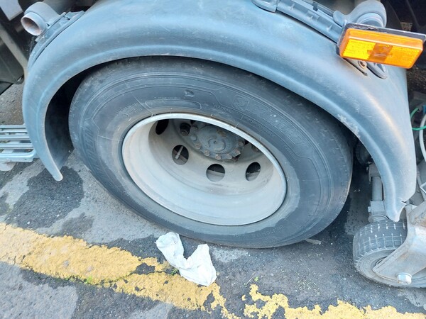 31#7528 Spazzatrice Iveco in vendita - foto 11