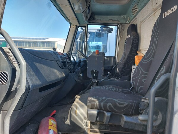31#7528 Spazzatrice Iveco in vendita - foto 12