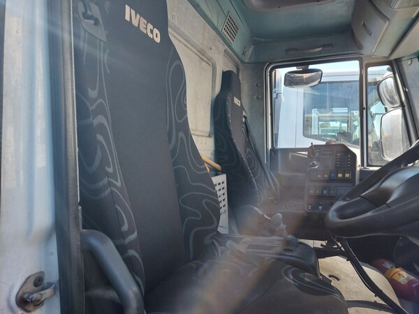 31#7528 Spazzatrice Iveco in vendita - foto 14