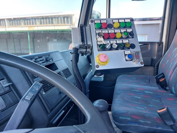 32#7528 Lavacassonetti Iveco in vendita - foto 15