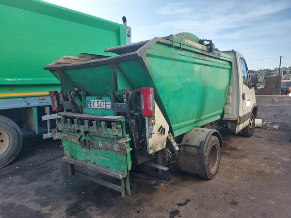 38#7528 Mini compattatore vasca Iveco in vendita - foto 5
