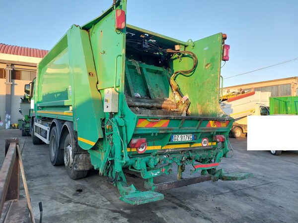 42#7528 Autocompattatore Daimler in vendita - foto 3