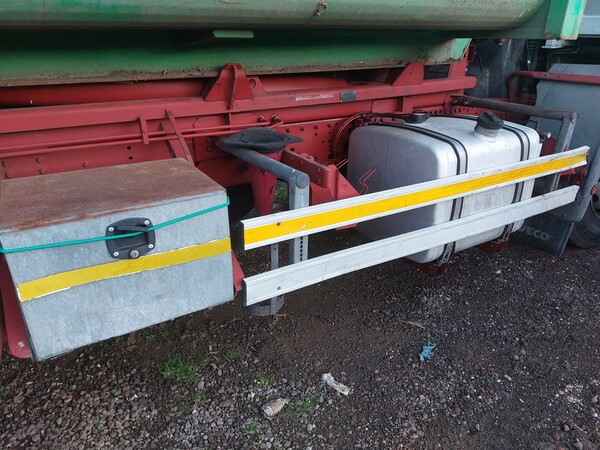 43#7528 Autocarro con scarrabile Iveco in vendita - foto 8