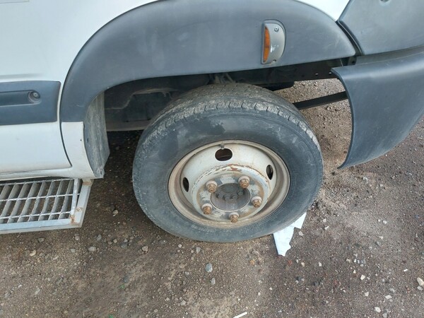 44#7528 Autocarro con pianale Renault in vendita - foto 9