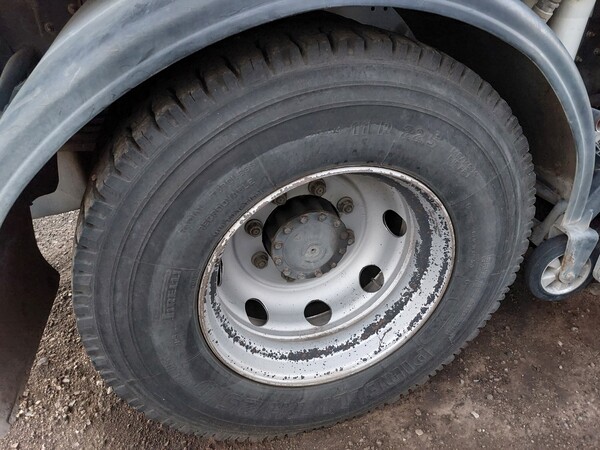 45#7528 Spazzatrice Iveco in vendita - foto 7