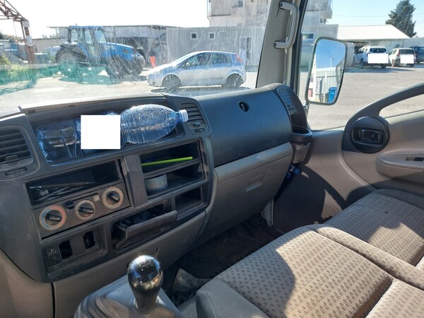 55#7528 Autocarro con pianale Nissan in vendita - foto 13