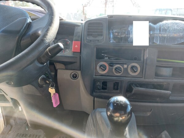 55#7528 Autocarro con pianale Nissan in vendita - foto 14