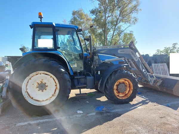56#7528 Trattrice agricola New Holland in vendita - foto 3