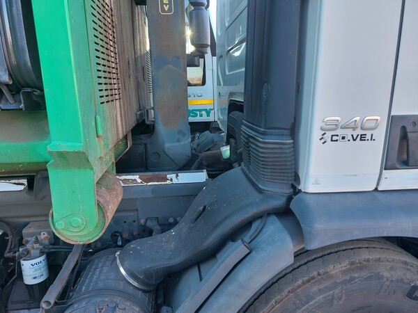 64#7528 Autocarro con scarrabile Volvo in vendita - foto 3