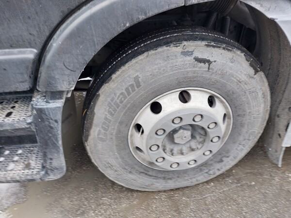 73#7528 Trattore per semirimorchio Iveco Magirus in vendita - foto 8