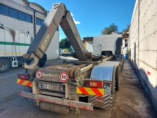 74#7528 Autocarro con scarrabile Volvo in vendita - foto 4