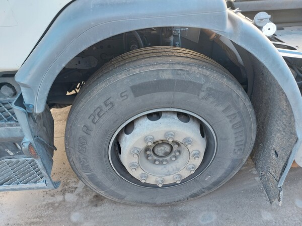 74#7528 Autocarro con scarrabile Volvo in vendita - foto 5