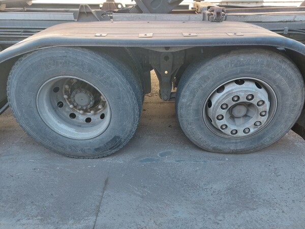 74#7528 Autocarro con scarrabile Volvo in vendita - foto 6