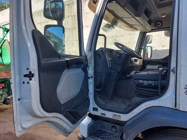 74#7528 Autocarro con scarrabile Volvo in vendita - foto 11