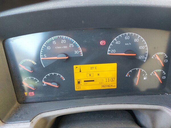 74#7528 Autocarro con scarrabile Volvo in vendita - foto 15