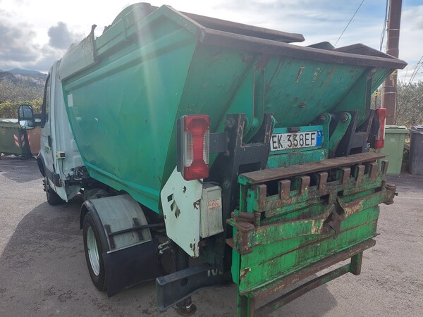 75#7528 Mini compattatore vasca Iveco in vendita - foto 6