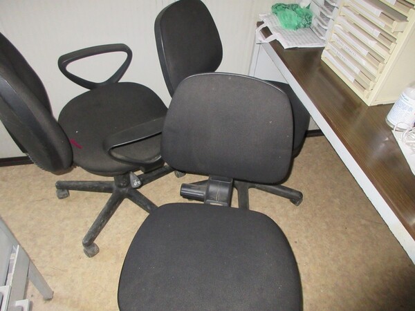 4#7532 Attrezzature ufficio e carrelli in vendita - foto 24