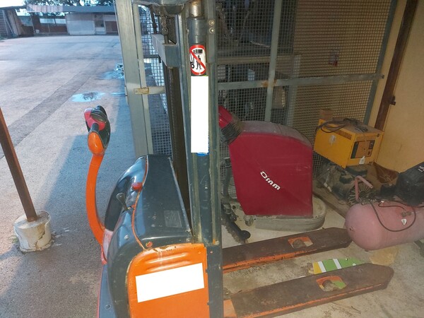 10#7533 Sollevatore elettrico Linde in vendita - foto 2