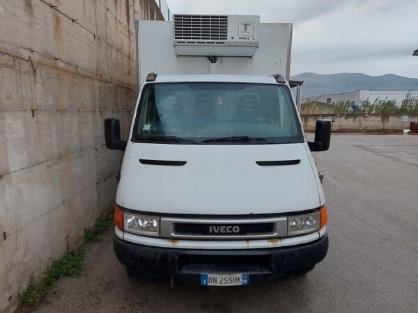 13#7533 Furgone isotermico Iveco 35c13 in vendita - foto 2