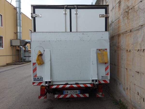 13#7533 Furgone isotermico Iveco 35c13 in vendita - foto 5