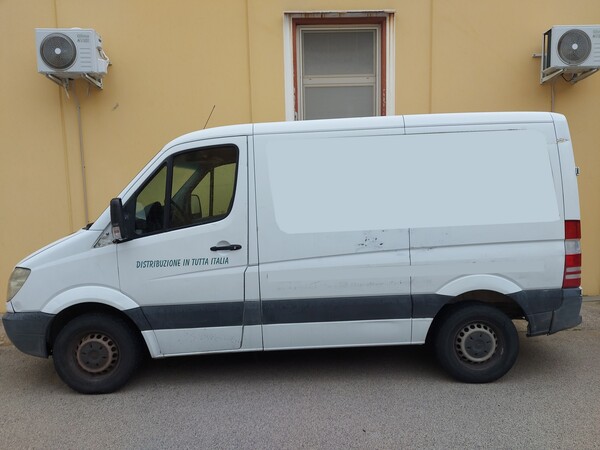 14#7533 Furgone coibentato Mercedes in vendita - foto 3