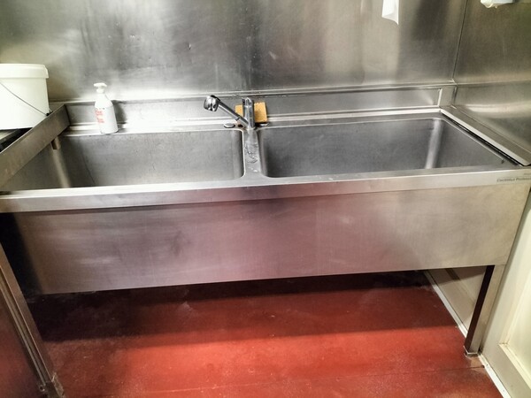 5#7533 Attrezzature per lavaggio e conservazione di utensili in vendita - foto 4