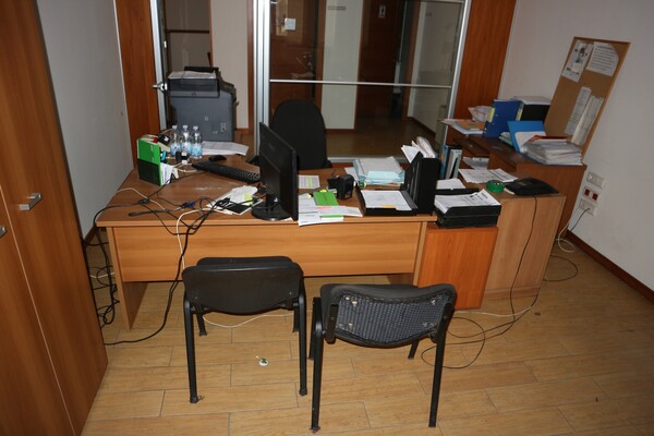 101#7536 Arredi ed attrezzature da ufficio in vendita - foto 2