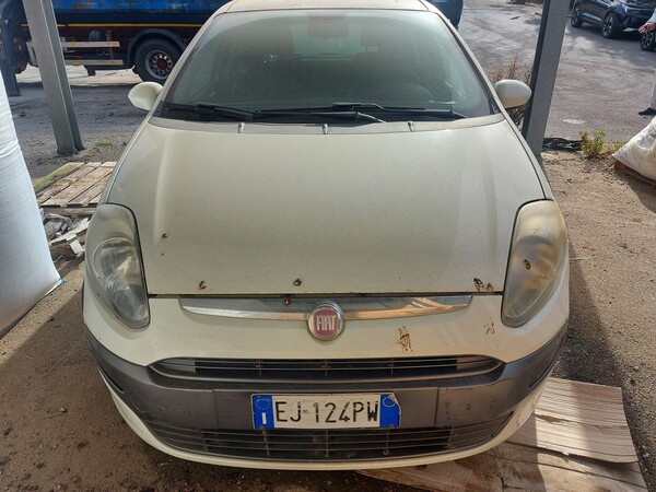 8#7551 Autovettura Fiat Punto in vendita - foto 2