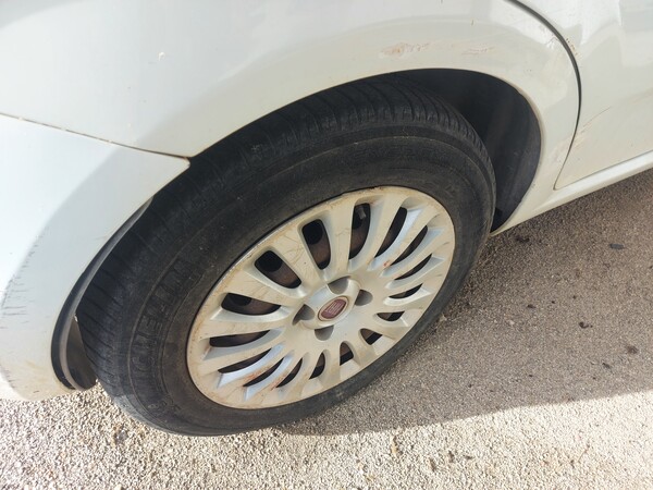 8#7551 Autovettura Fiat Punto in vendita - foto 4