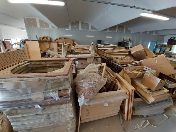 1#7553 Arredamento in legno in vendita - foto 2