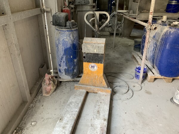 5#7554 Tramoggia e transpallet elettrico in vendita - foto 6