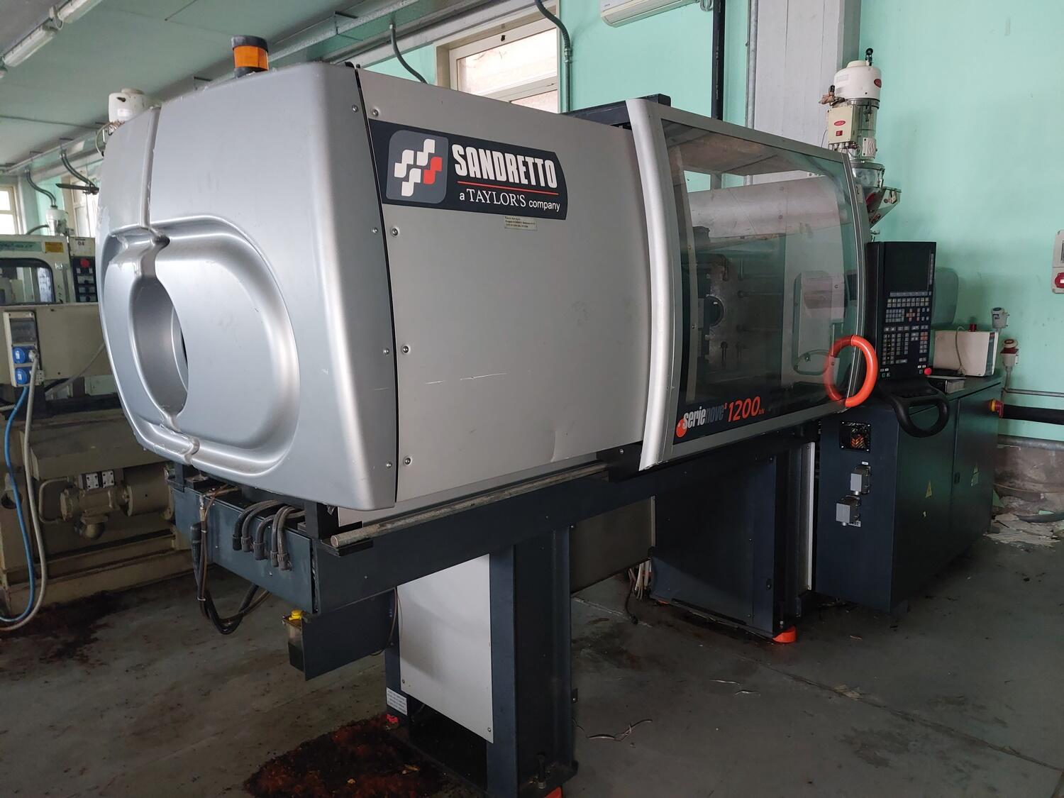 Lot Sandretto injection molding machine