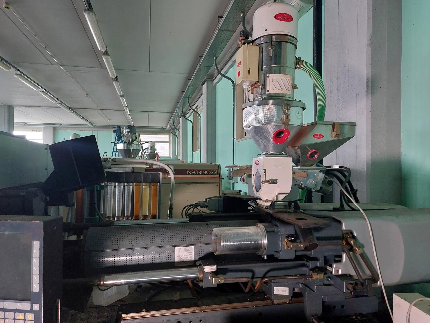 Lot Sandretto injection molding machine