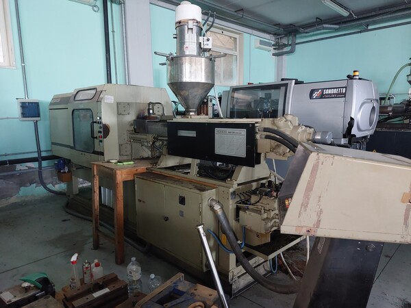 Presse a iniezione per plastica in vendita