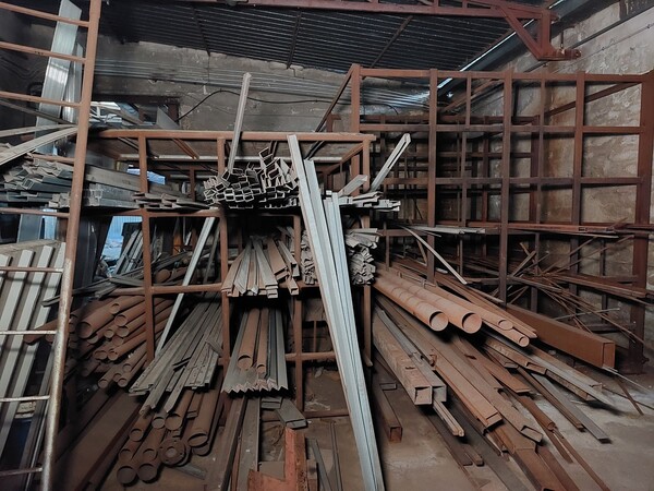 67#7559 Materiale ferroso ed attrezzature per la lavorazione del ferro in vendita - foto 2
