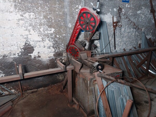 67#7559 Materiale ferroso ed attrezzature per la lavorazione del ferro in vendita - foto 5