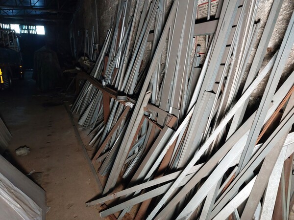 67#7559 Materiale ferroso ed attrezzature per la lavorazione del ferro in vendita - foto 9