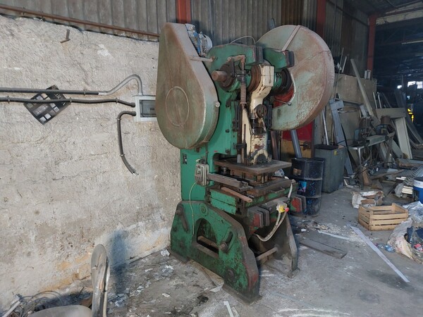 67#7559 Materiale ferroso ed attrezzature per la lavorazione del ferro in vendita - foto 11