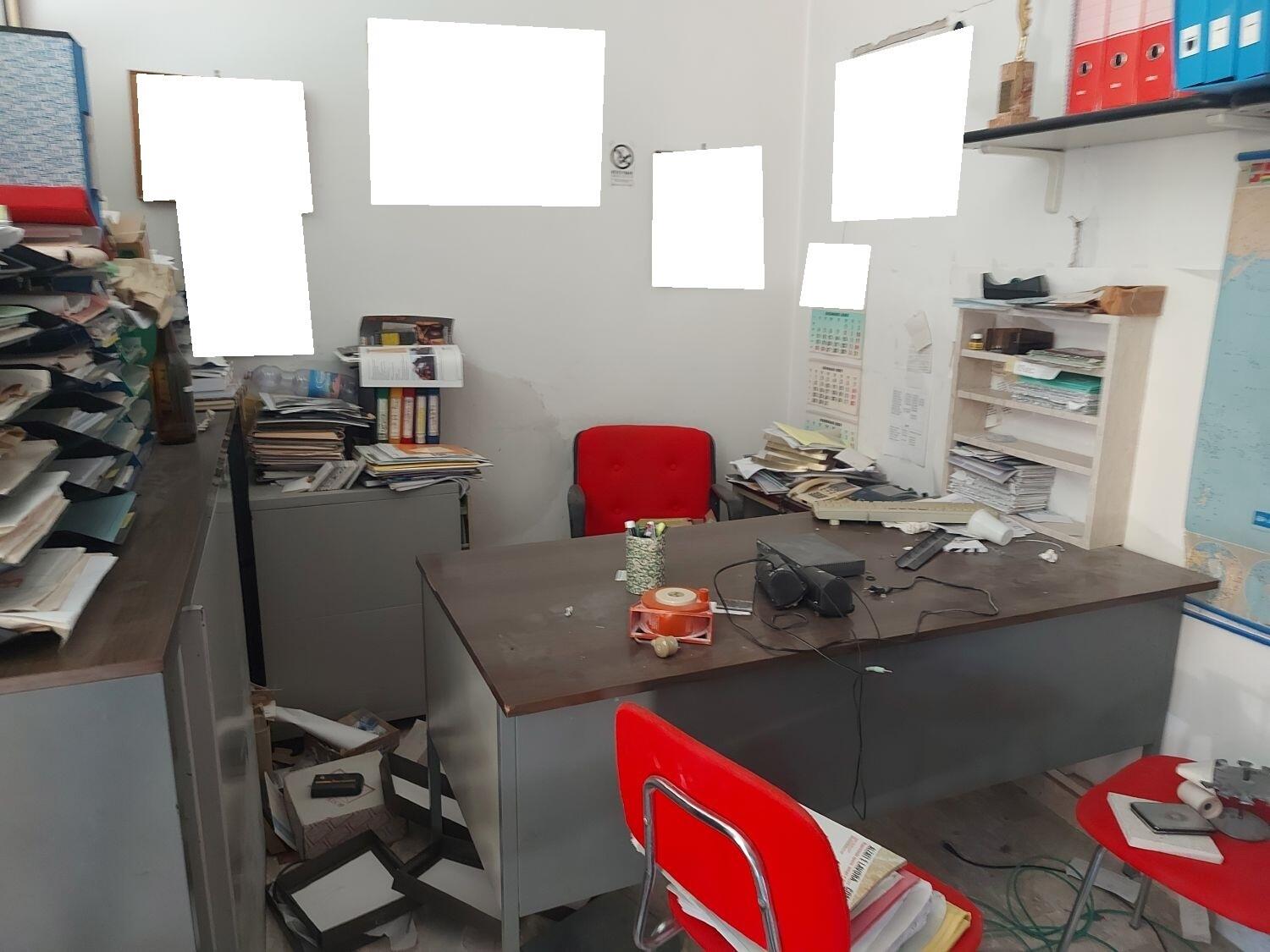 Lot Office equipment