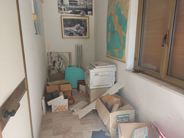 6#7563 Attrezzature da ufficio in vendita - foto 2