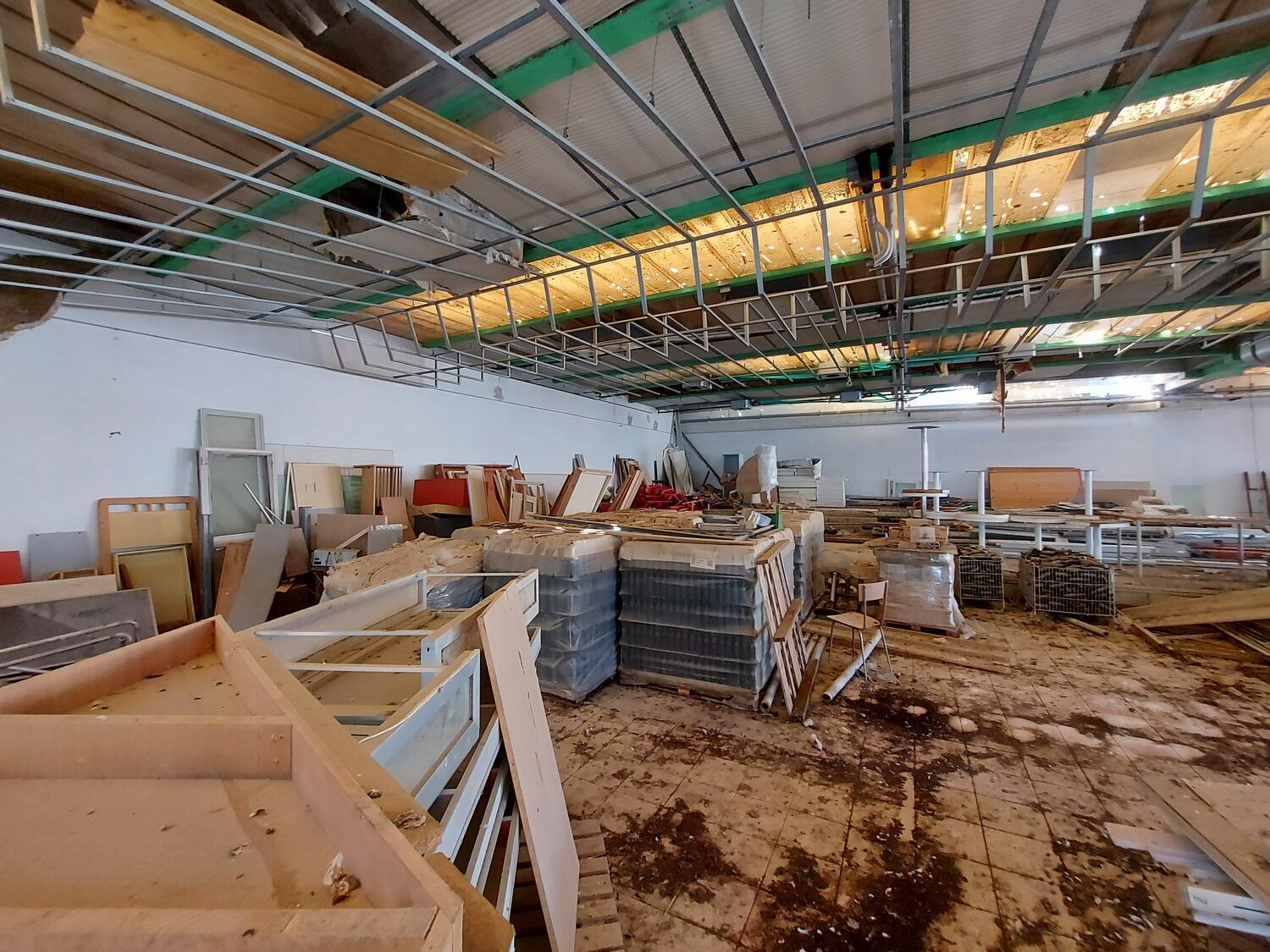 Lot Supermarket furniture