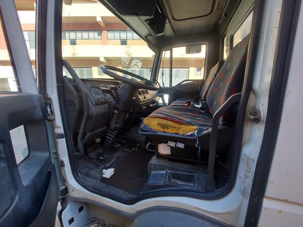 12#7570 Autocarro Iveco Eurocargo in vendita - foto 8