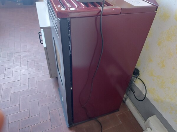 24#7579 Stufe a pellet e attrezzature per ufficio in vendita - foto 4