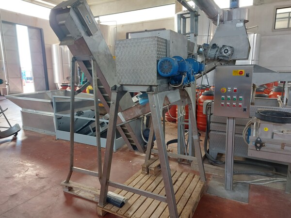 10#7582 Tagliatrice con nastro elevatore in vendita - foto 2