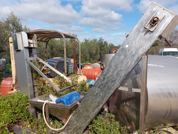27#7582 Tavoli in acciaio inox e nastri elevatori in vendita - foto 4