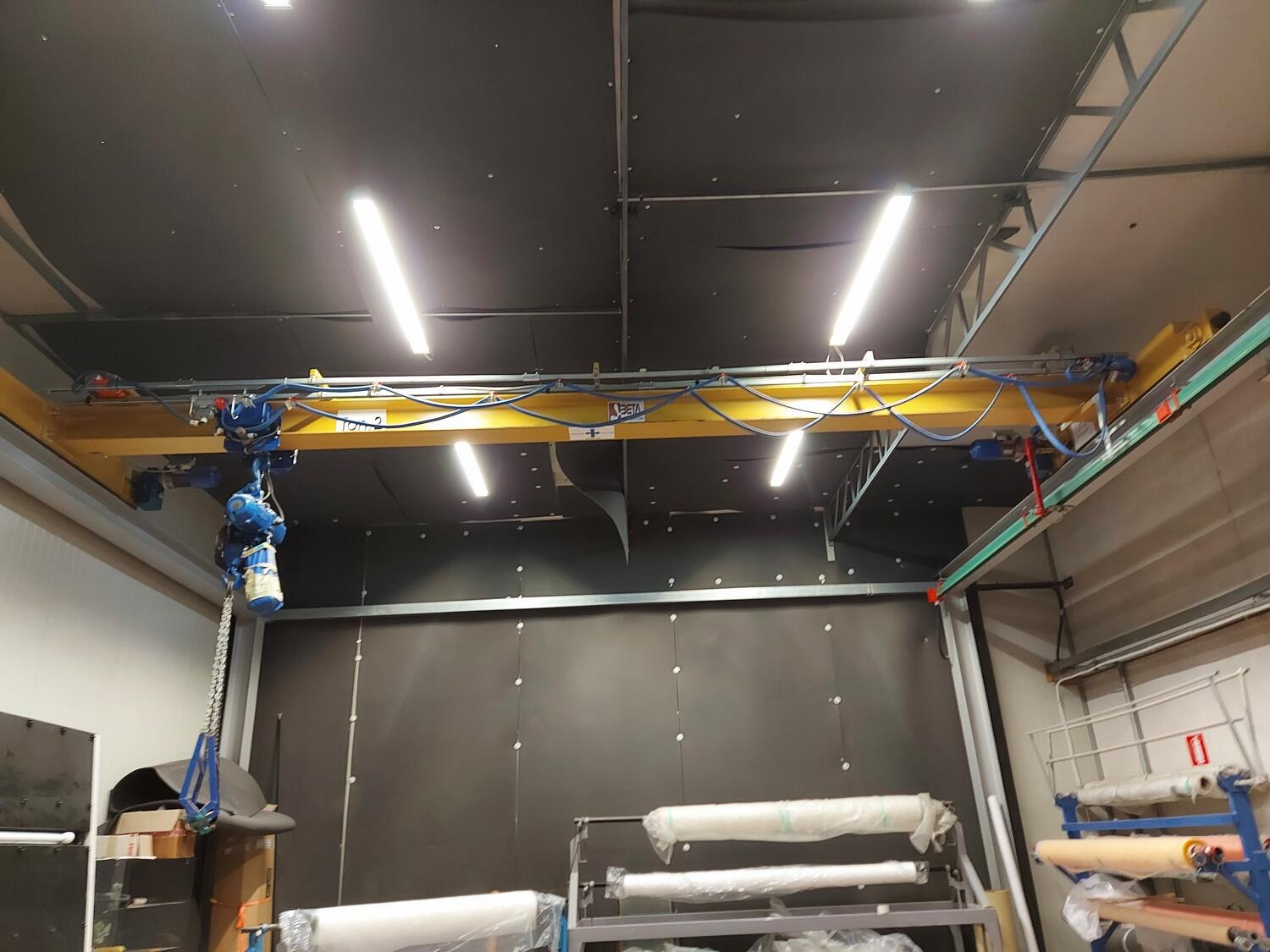 Lot Beta overhead crane