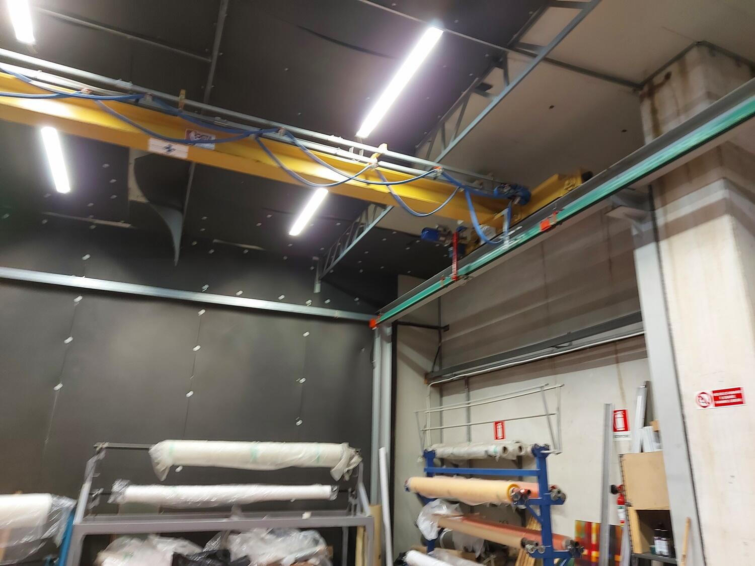 Lot Beta overhead crane