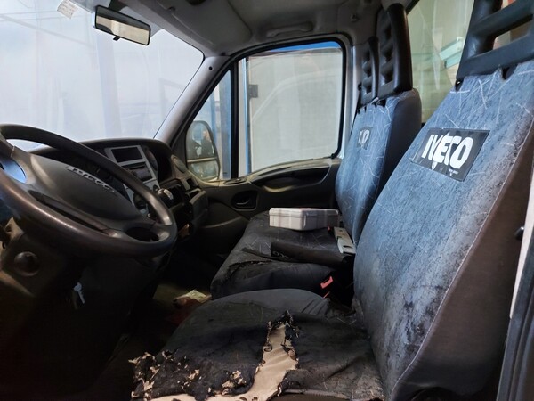 26#75920 Autocarro Iveco 35C con gru Ferrari in vendita - foto 7