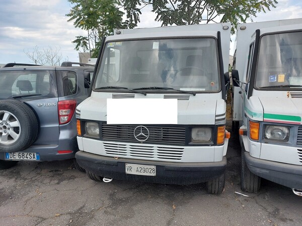 13#7605 Autocarro Marcedes Benz 308 D in vendita - foto 1