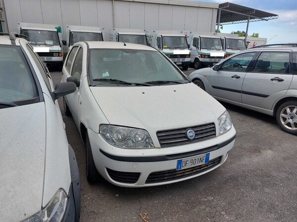 17#7605 Autovettura Fiat Punto in vendita - foto 3